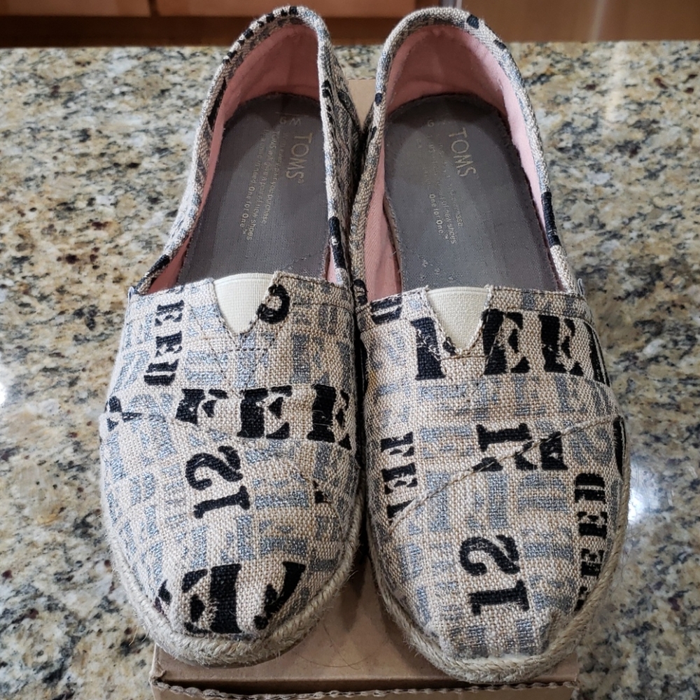 Toms. Women's size 9